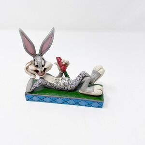 Jim Shore Looney Tunes Cool As a Carrot Bugs Bunny Figure